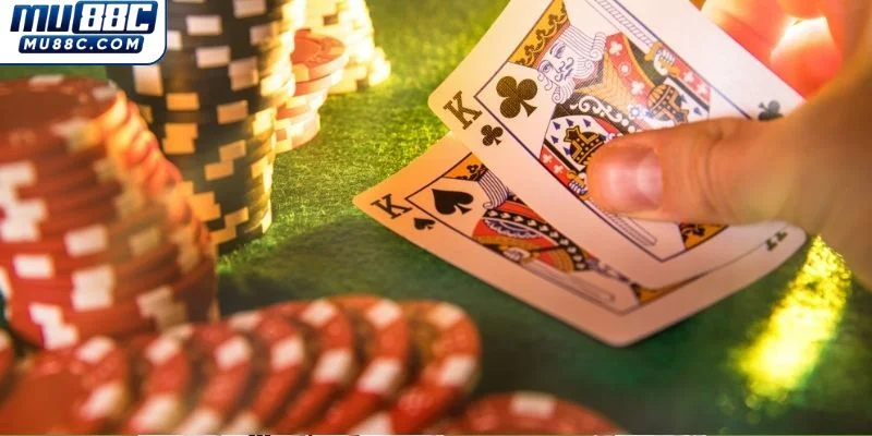 kham-pha-cach-choi-poker-voi-luat-don-gian